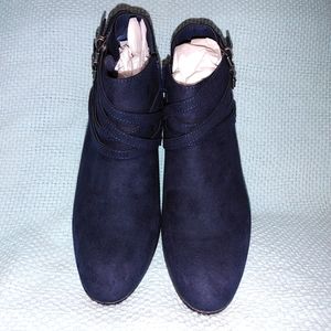 NAVY BLUE Booties
